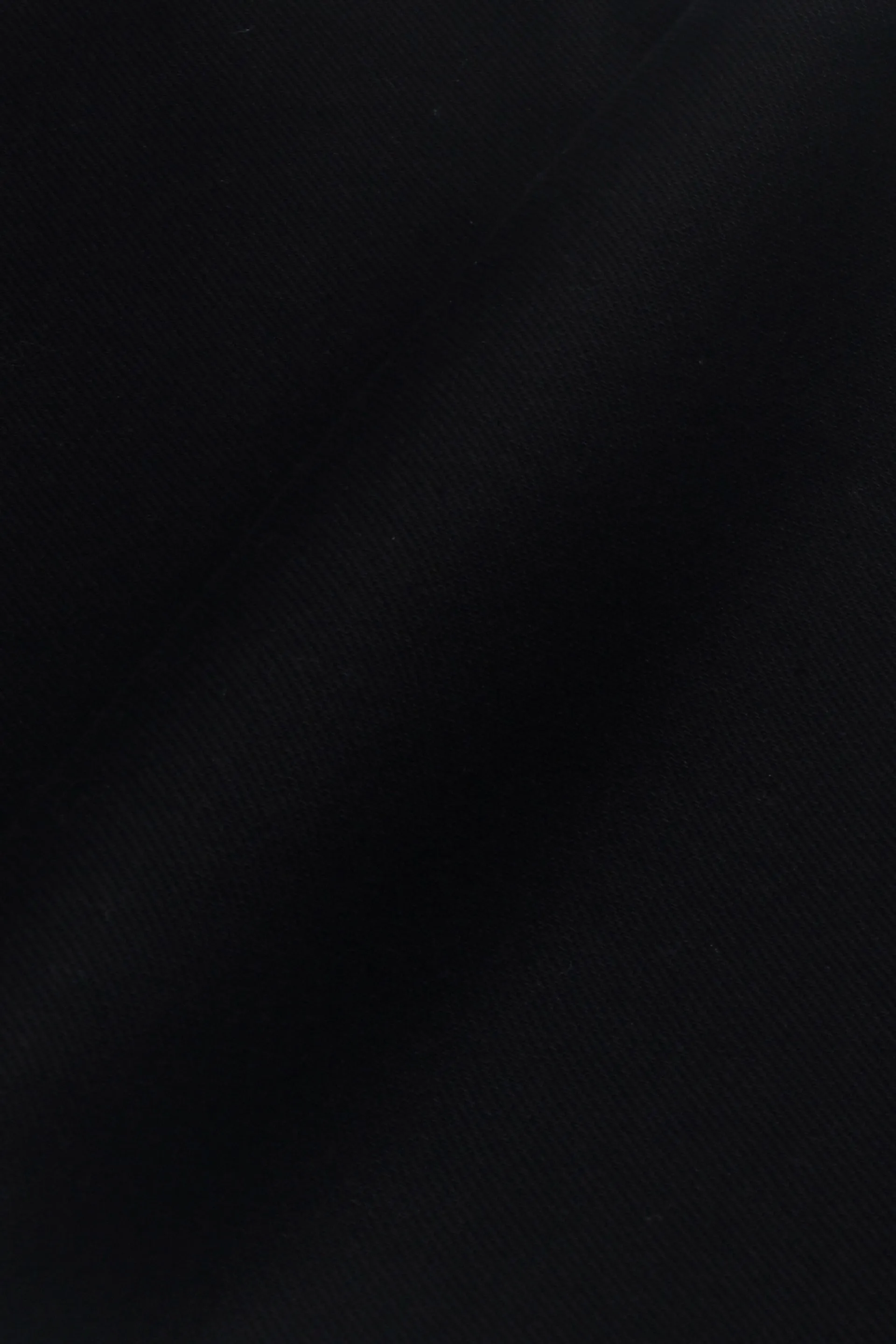 BLACK EDGE TAILORED DENIM IN BLACK