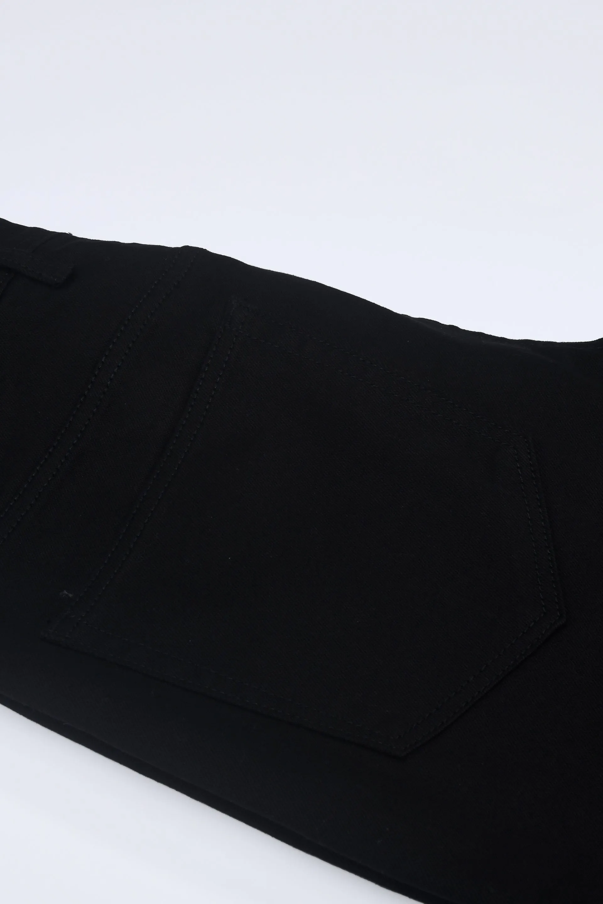 BLACK EDGE TAILORED DENIM IN BLACK