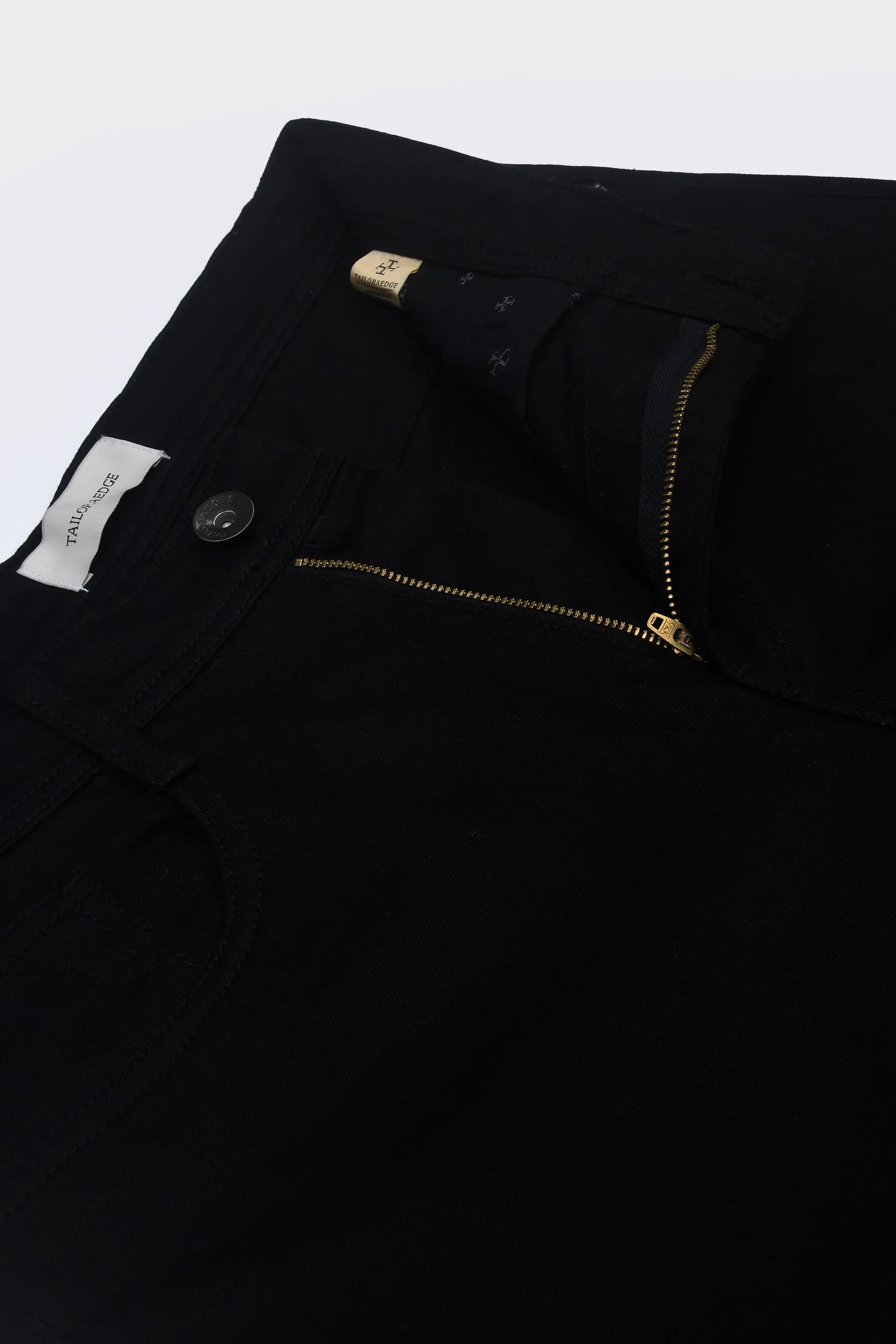 BLACK EDGE TAILORED DENIM IN BLACK