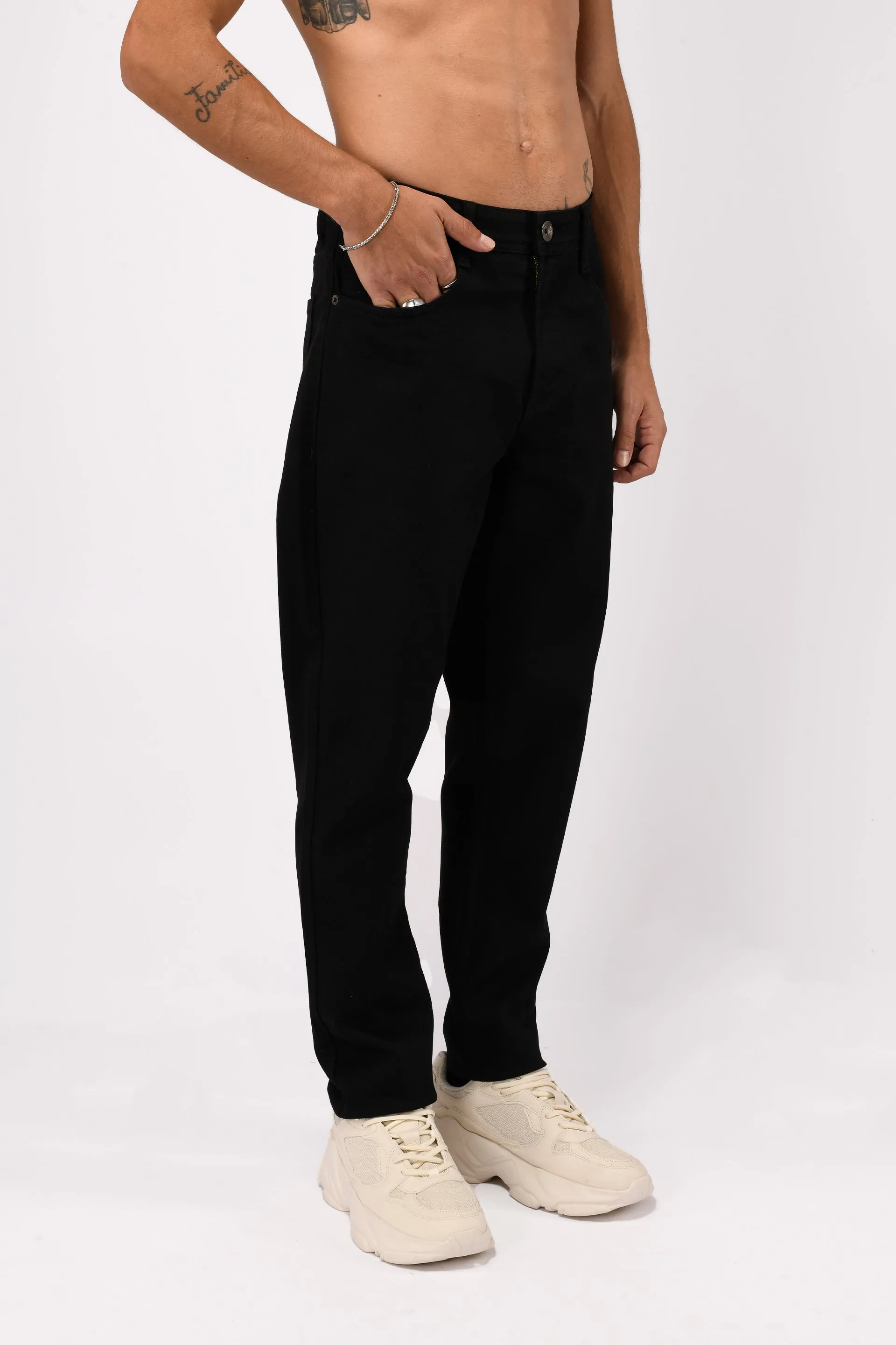 BLACK EDGE TAILORED DENIM IN BLACK