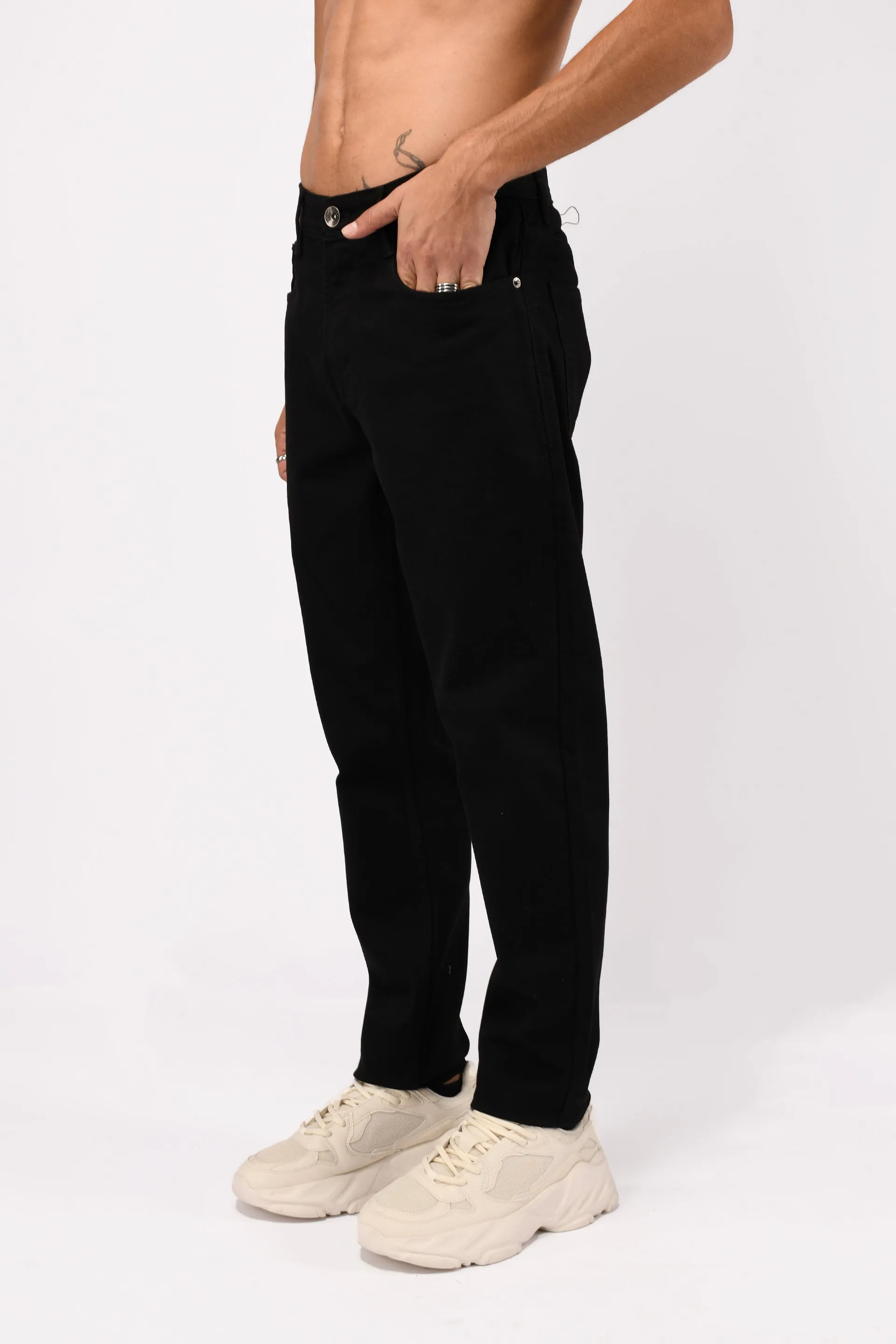 BLACK EDGE TAILORED DENIM IN BLACK