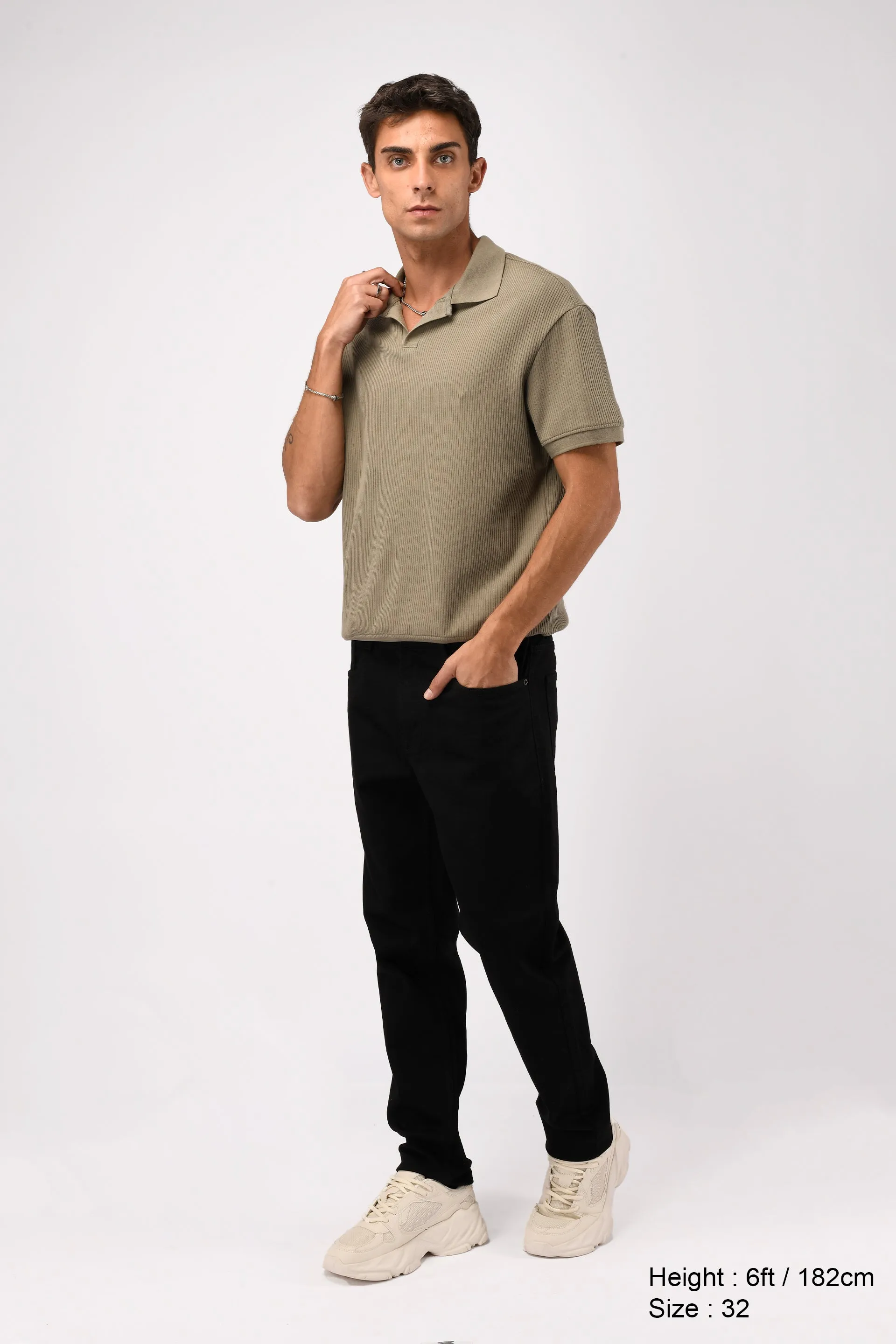 BLACK EDGE TAILORED DENIM IN BLACK