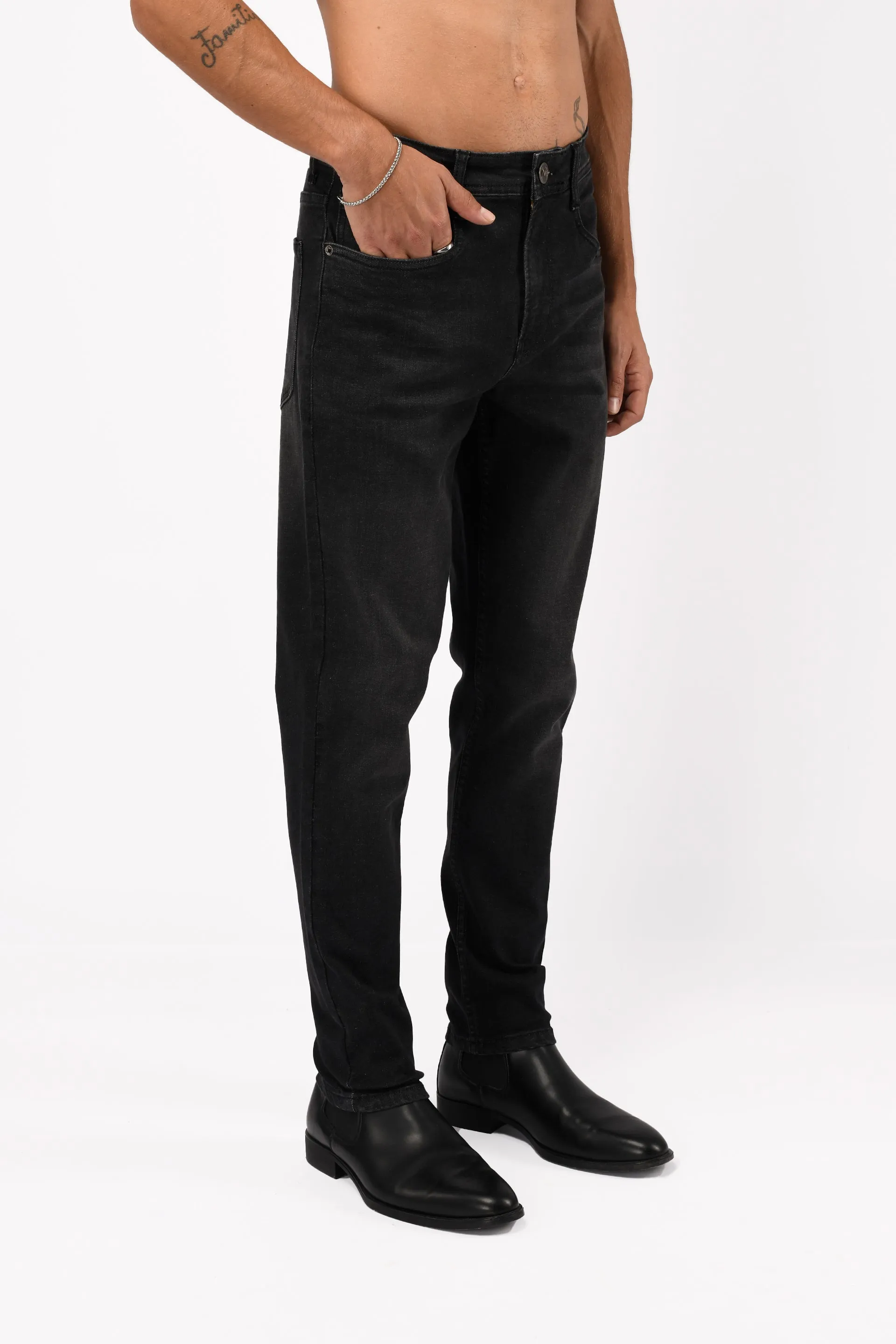 CLASSIC EDGE TAILORED DENIM IN BLACK