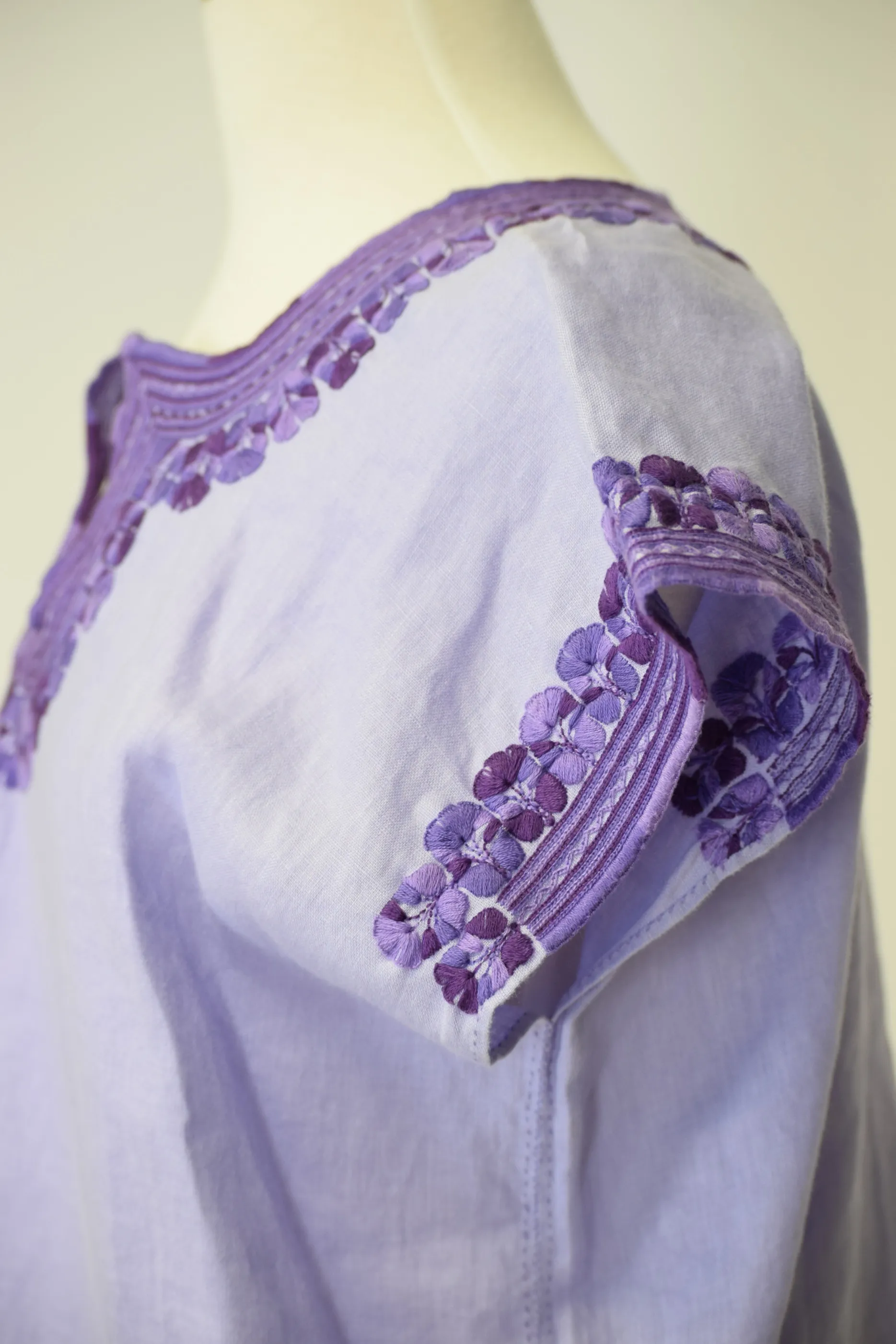 Kahlo Mexican Top - Linen- Lilac